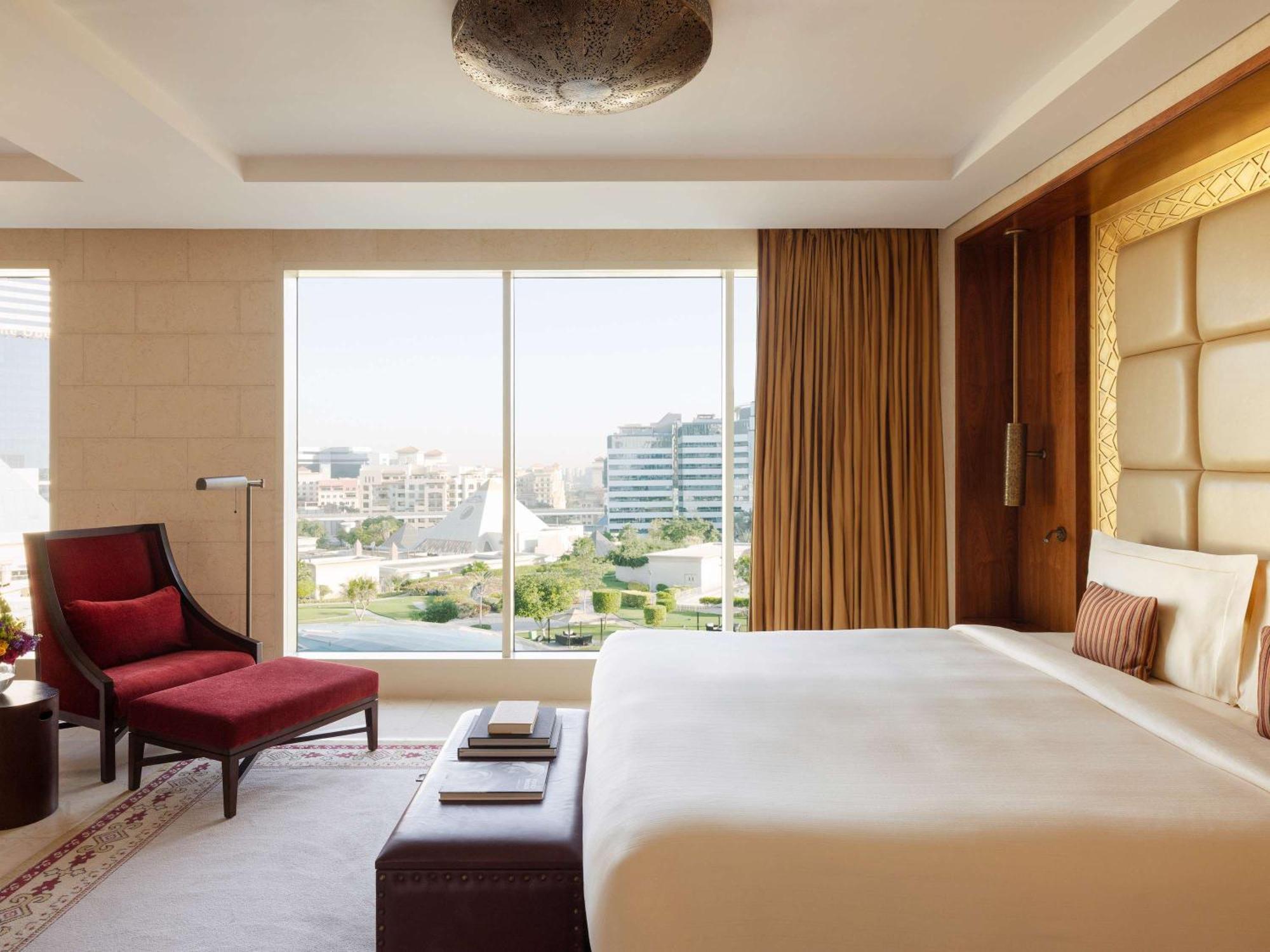 Hotel Raffles Dubai Esterno foto A bedroom at the hotel