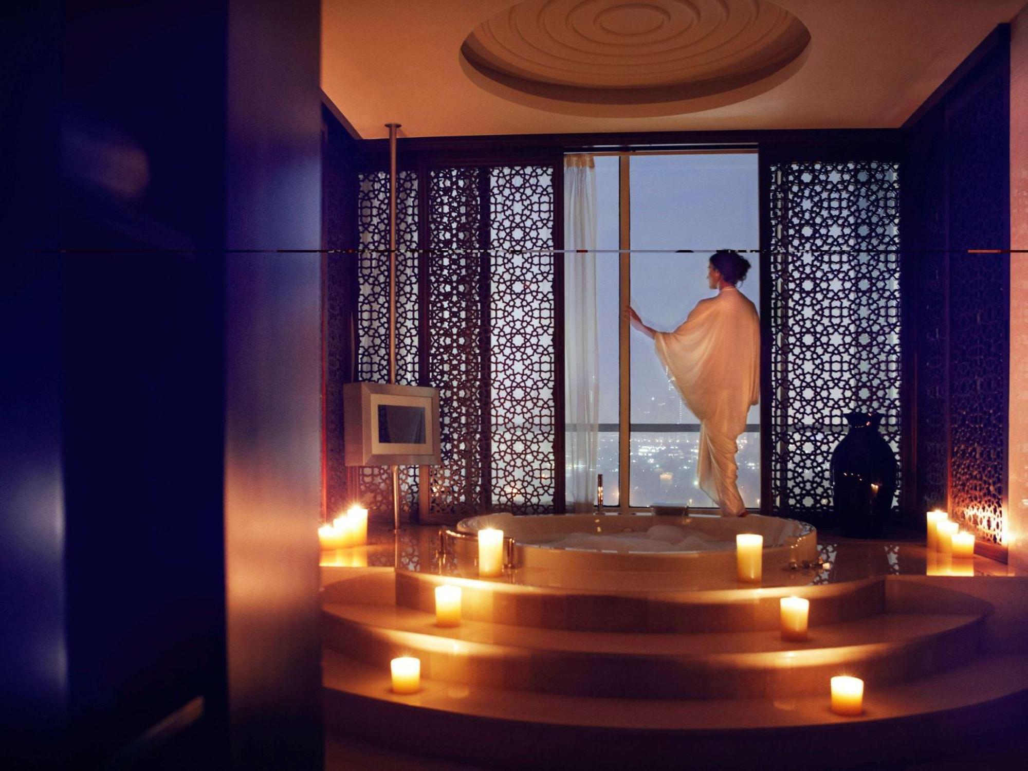 Hotel Raffles Dubai Esterno foto The Royal Spa at The Royal