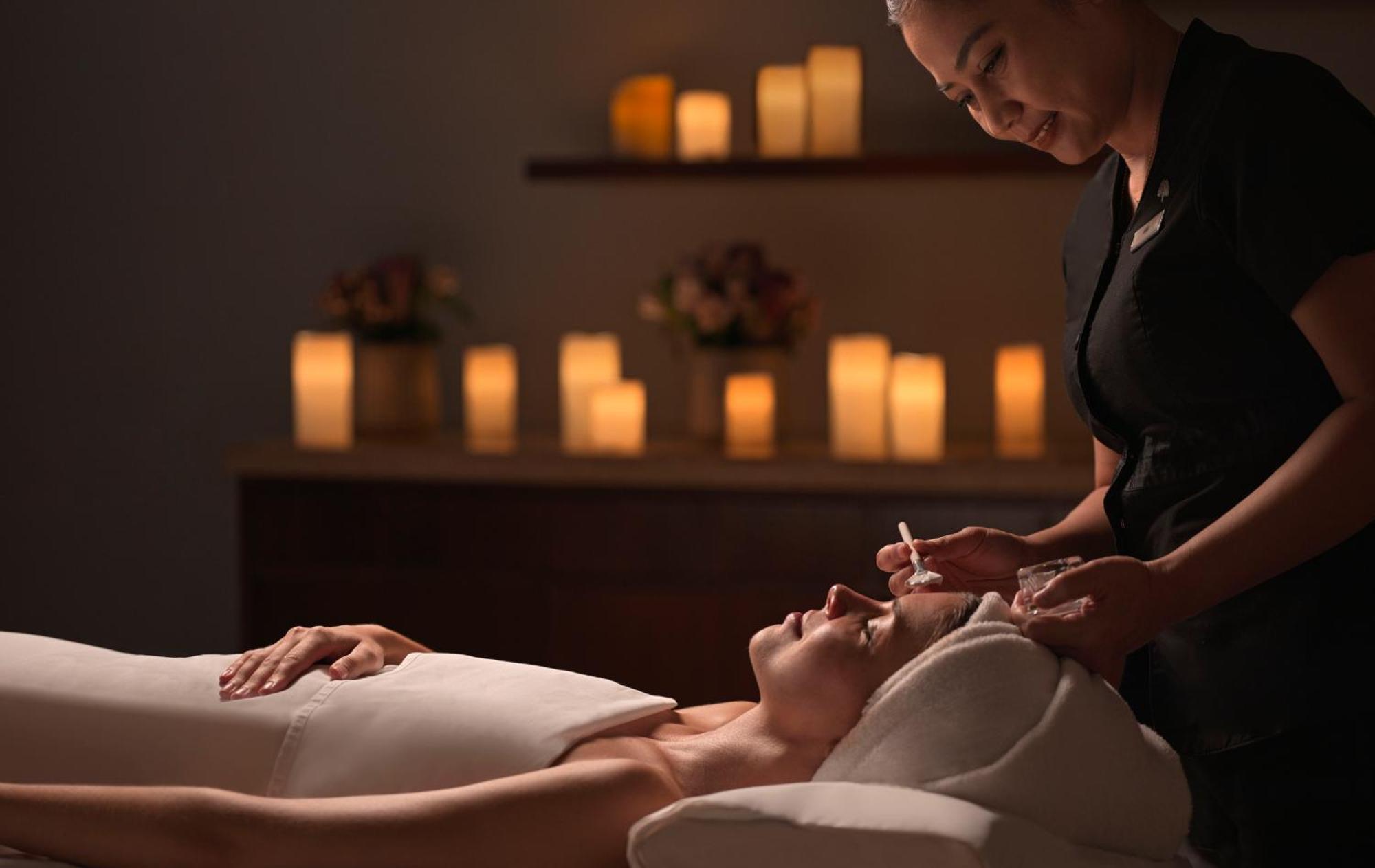 Hotel Raffles Dubai Esterno foto A facial treatment
