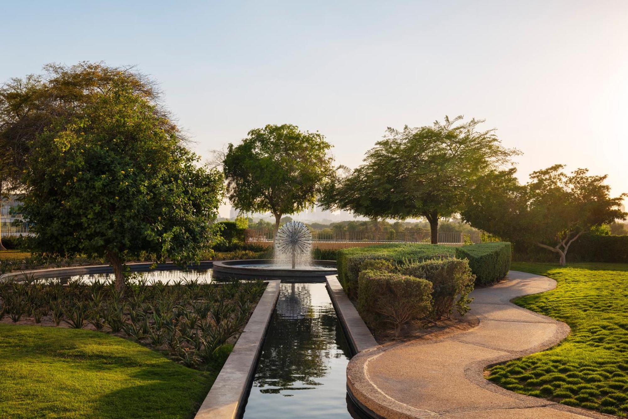 Hotel Raffles Dubai Esterno foto Fountains at the park