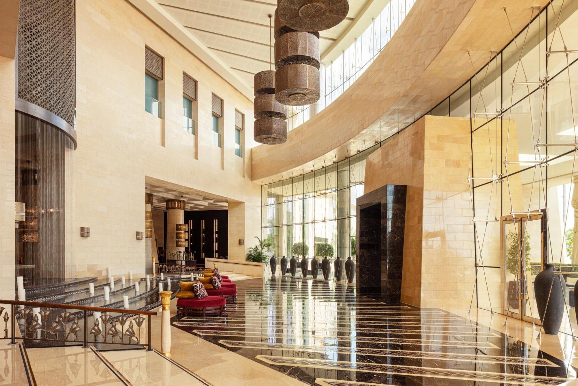 Hotel Raffles Dubai Esterno foto The lobby of the hotel