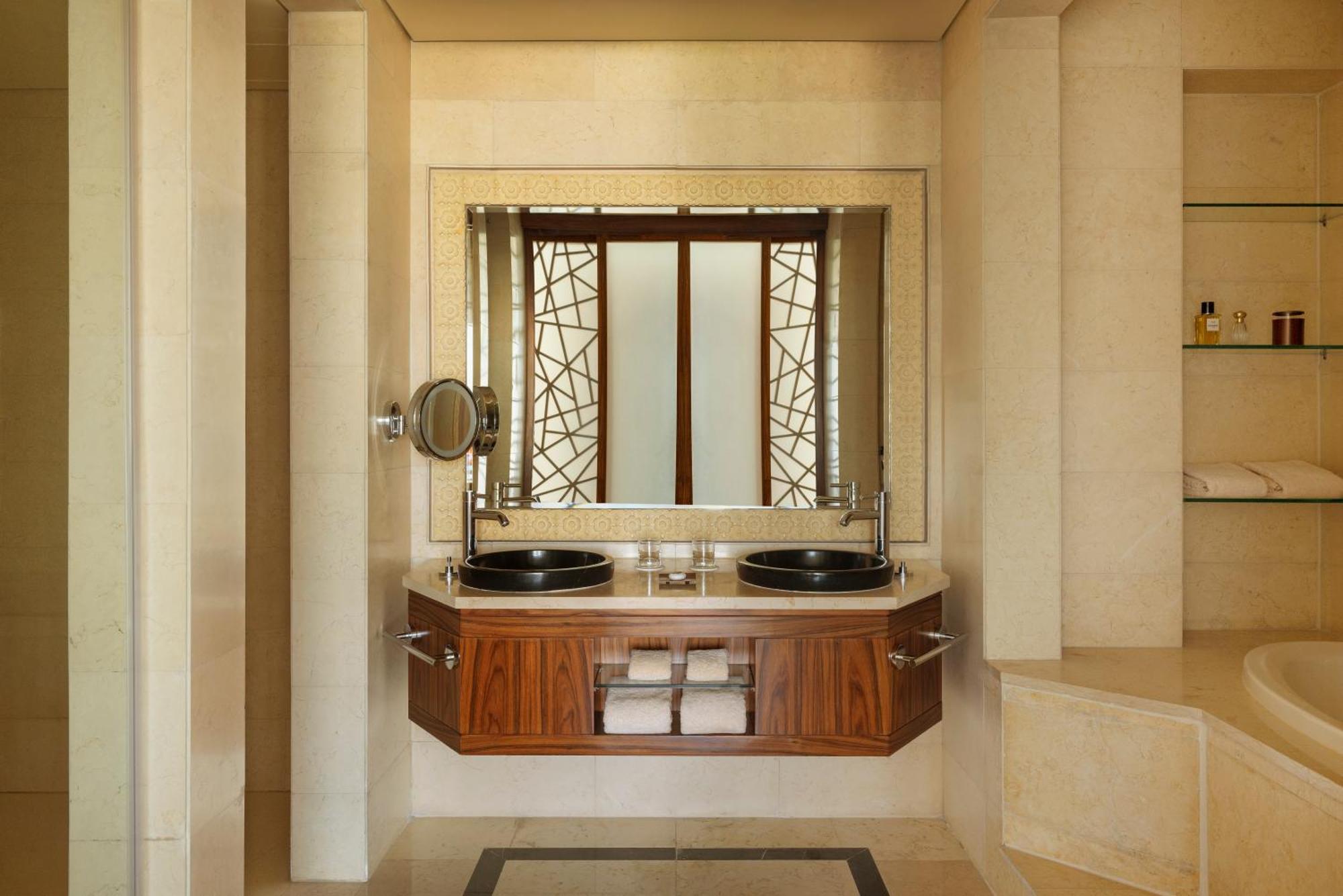 Hotel Raffles Dubai Esterno foto Bathroom